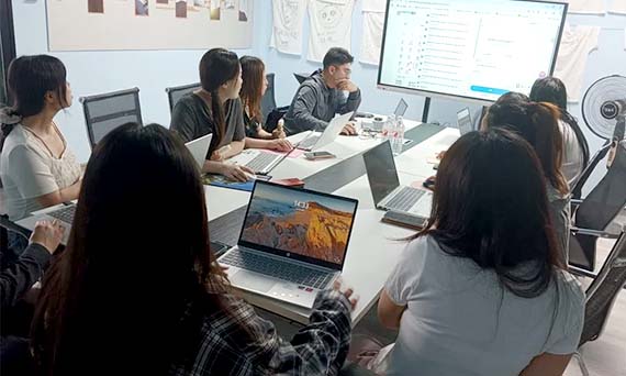 会社の重要な内部会議