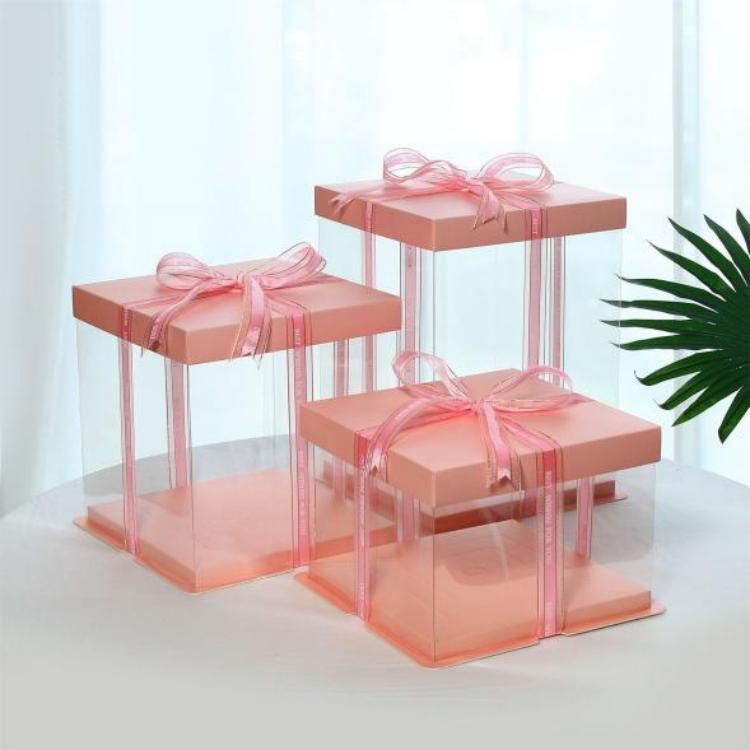 プラスチック製のケーキボックス